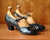 vintage 1930s shoes / 30s black art deco heels / size 5.5
