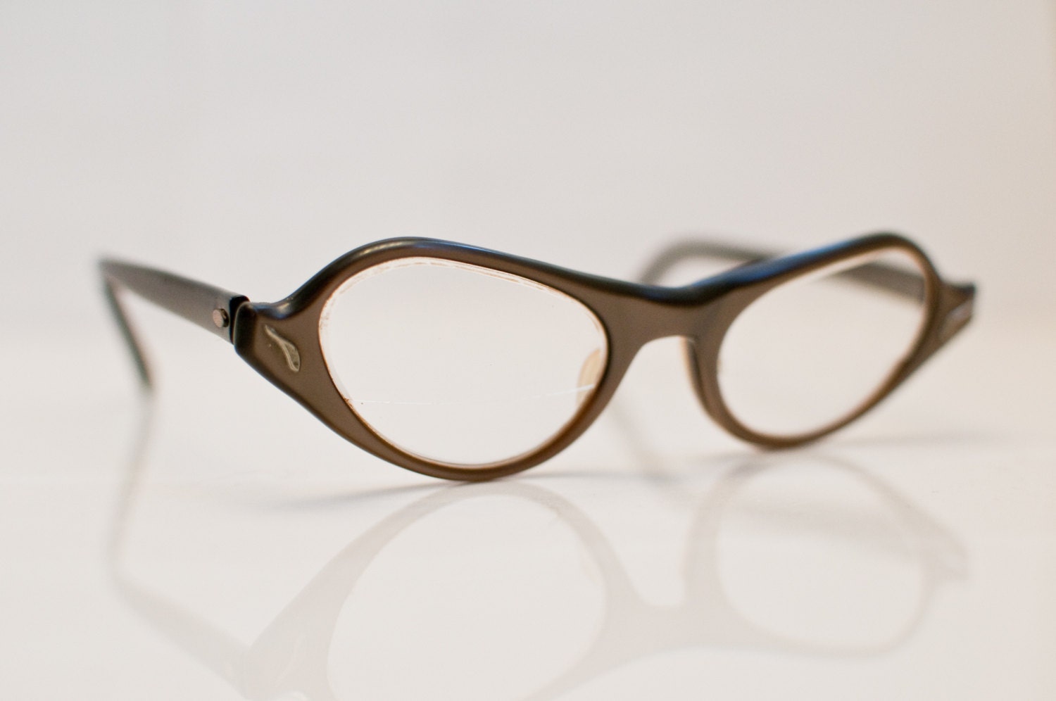 1960s Cateye Glasses: Twisting up a Classic Cateye