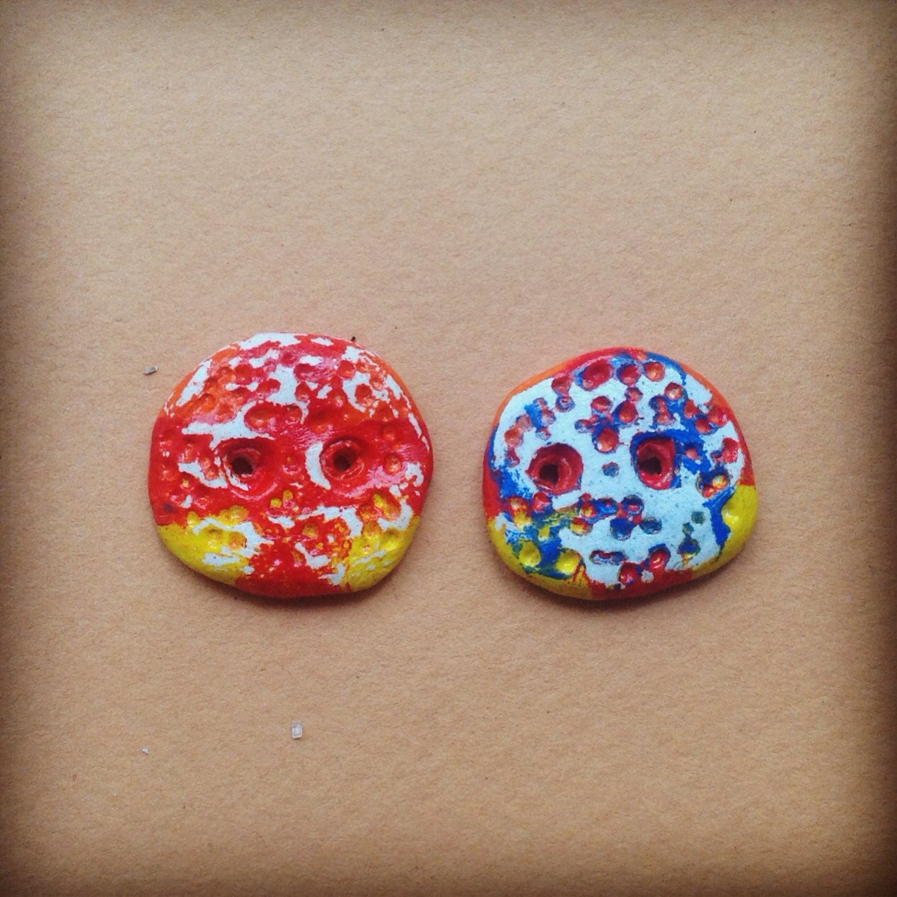 Buttons in orange color)