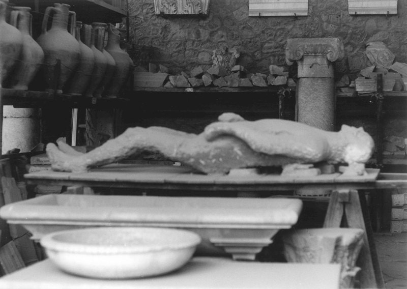 Photographic Print -- Pompeii Italy (I)-- Black and White Film Photograph 20 x 14,3 cm / 8  x 5 1/2 in