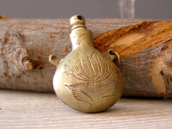 Antique Eyeliner Pendant Bottle, oriental "Kahal" copper Bottle, Jewelry supply, Oriental, gift for woman, collectible
