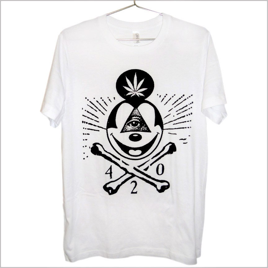 Skull & Mickey Mouse Bones T-shirt UNISEX Sizes S, M, L, XL, 2XL