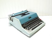 SALE Vintage Typewriter Olivetti Underwood 21 Blue Manual Typewriter