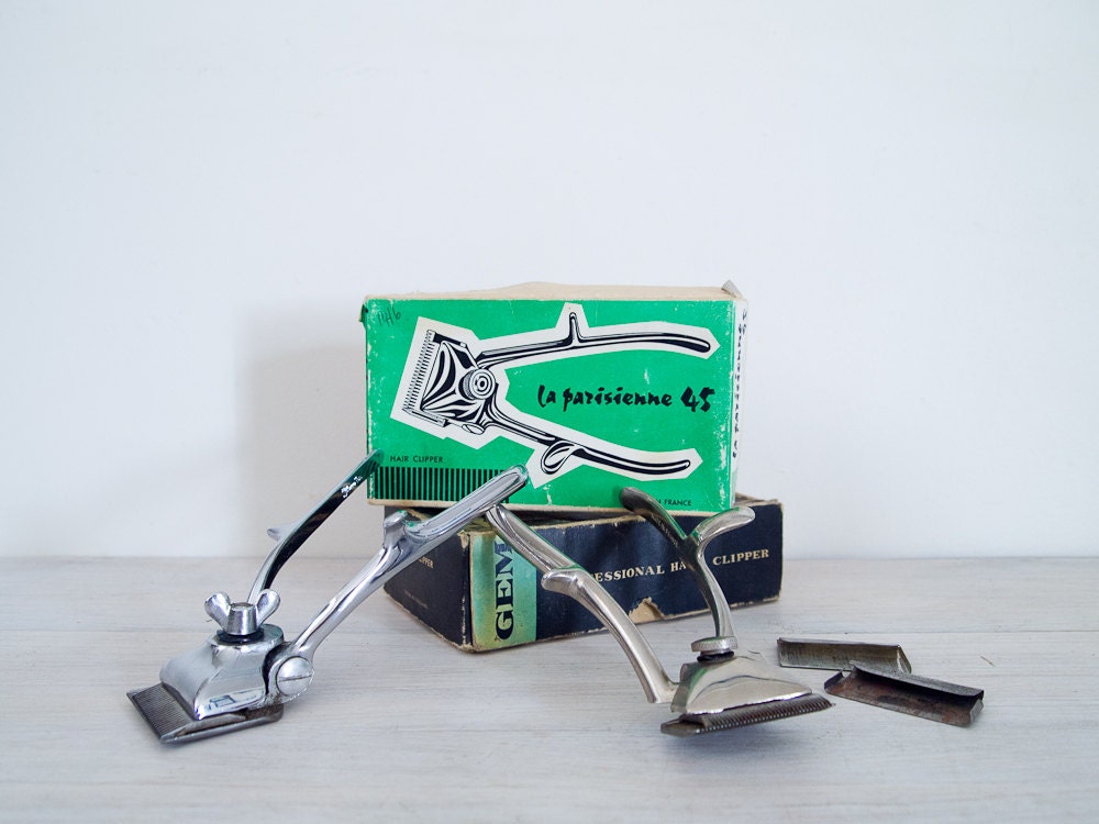 vintage manual hair clippers in original boxes, french and english