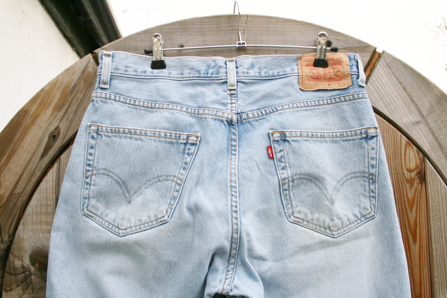 Vintage LEVIS 550 Relaxed Fit Light Blue Jeans W33 L32  - Mens Blue Jeans