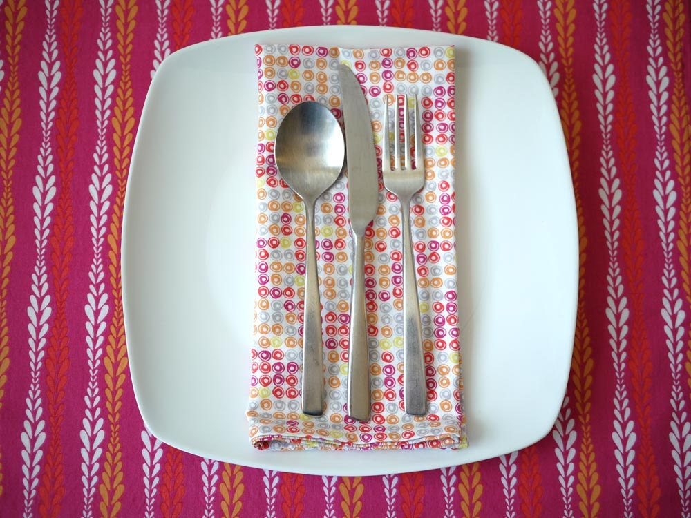 Mid Century Modern Reversible Cotton Place Mats - Magenta - Set of 4 - Wedding Gift, Housewarming Gift, Holiday Gift