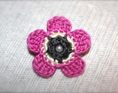 Crochet Flower Daisy Pin, Pink, Cream and Gray