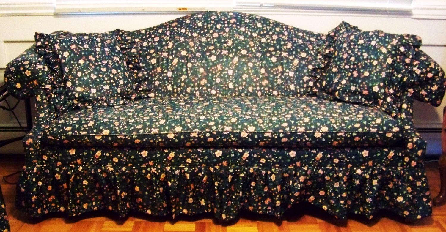 Vintage 1980's Ethan Allen Sofa / Floral Pattern Camel Back Sofa /Victorian / Gorgeous Living Room Furniture