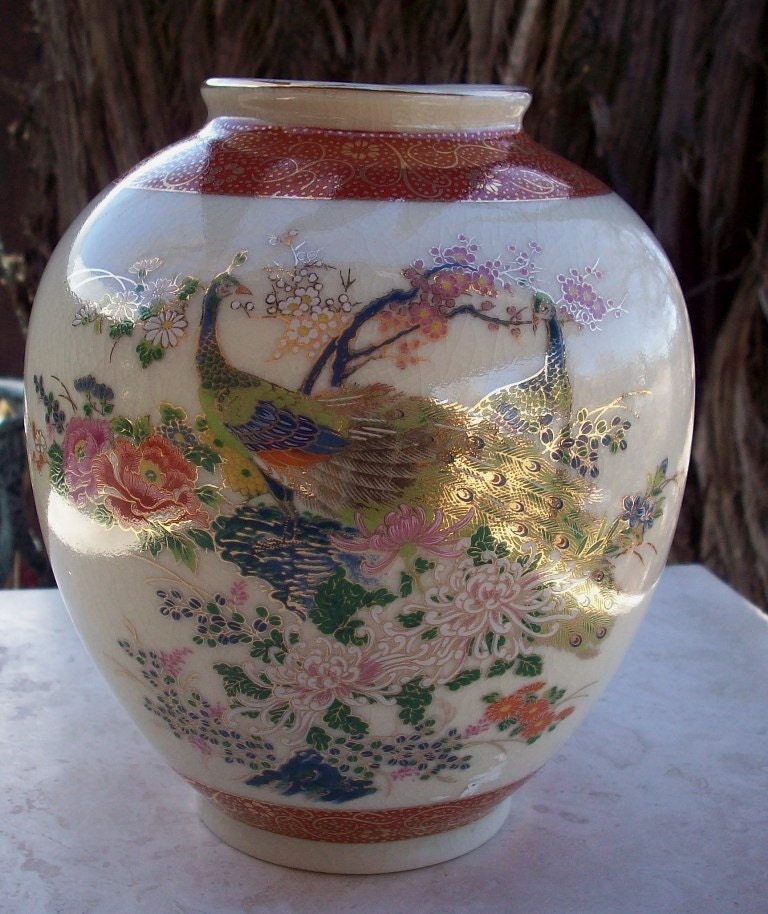 Vintage Satsuma Japanese Porcelain Vase with by nenafayesattic