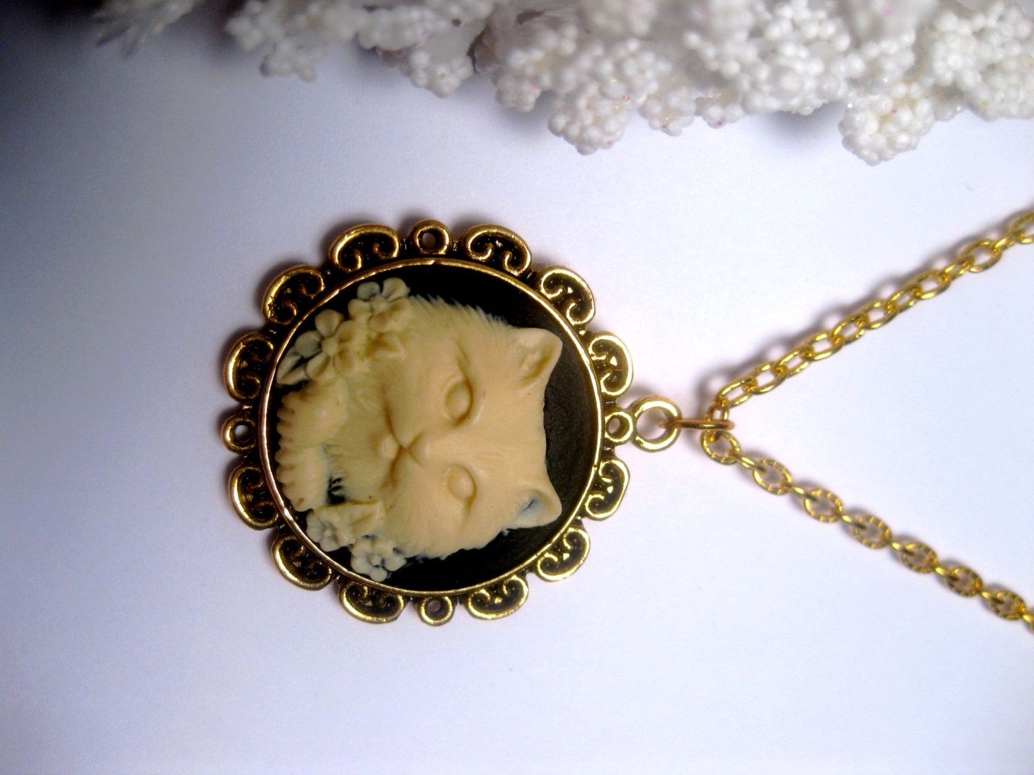 Black And Gold Trimmed Fancy Cat Cameo Necklace