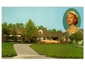 Dinah Shore celebrity home postcard, Bevery Hills, circa 1950s, with 50s car