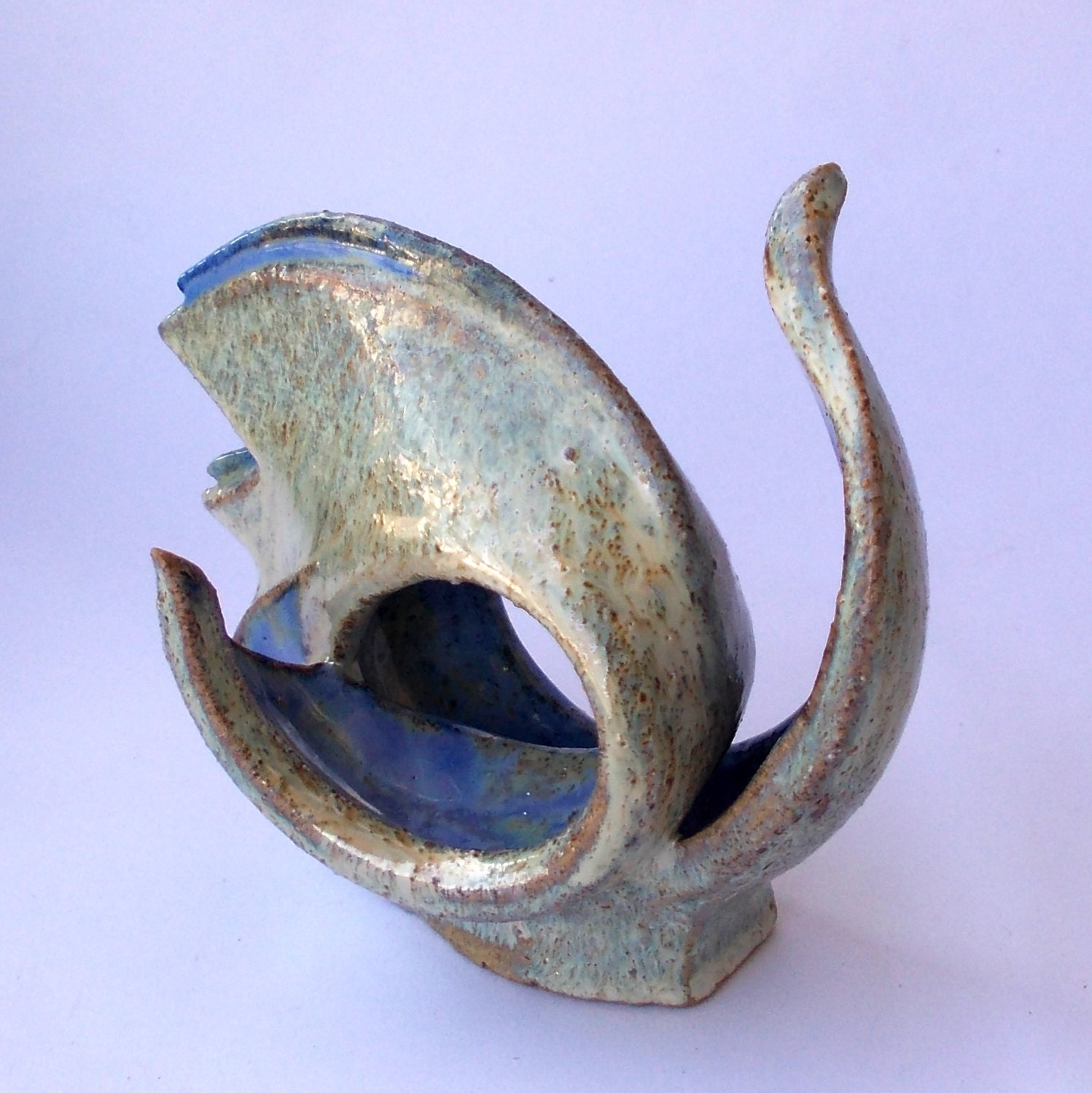 Circle bird, pearl gray- white and blue bird