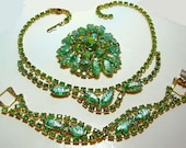 Vintage Brooch Necklace Bracelet Parure Mint Apple Green Givre Rhinestones Gold Designer Set