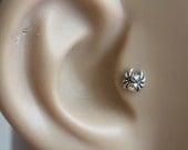 Little spider tragus / cartilage /helix earing (1pc)