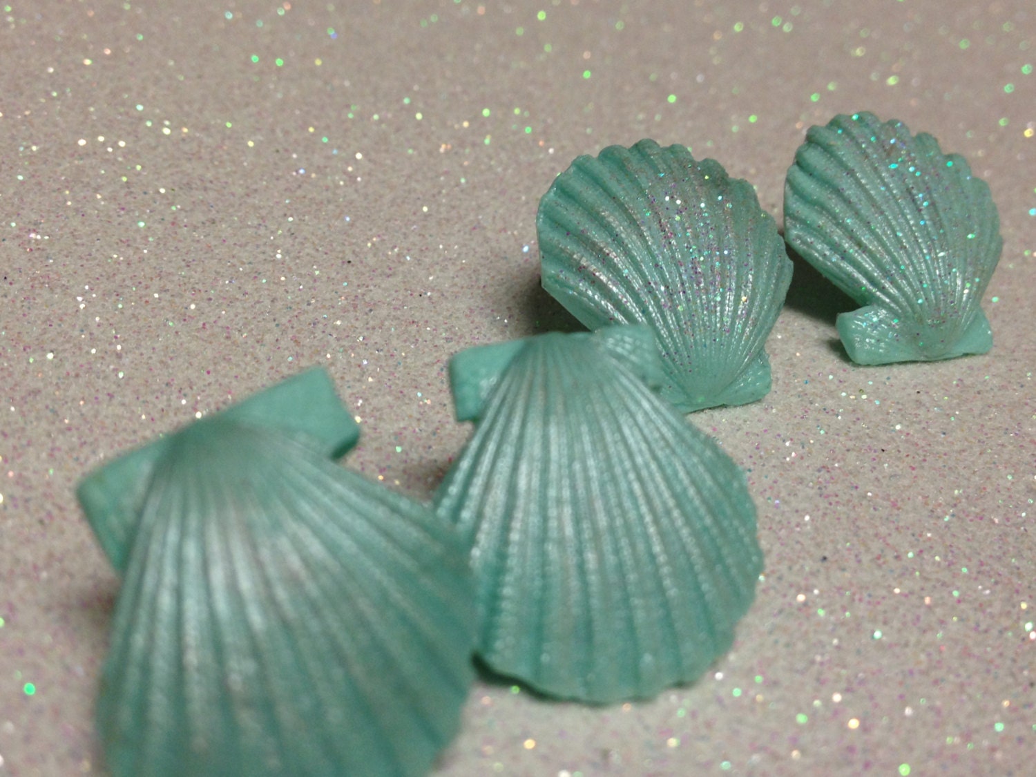 Little Mermaid Earrings / Scallop Shell earrings / Mermaid Earrings - mint