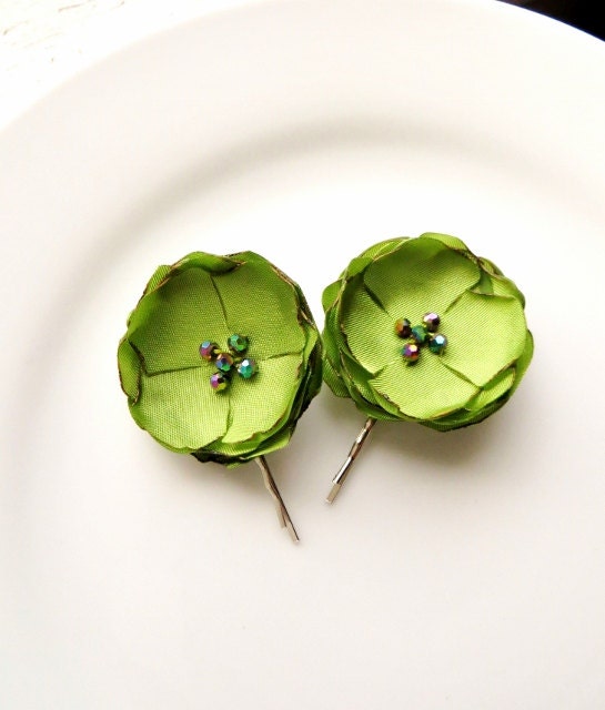 Chartreuse Fabric Flower Bobby Pins, Small Barette Hair Clips, Girls, Lime Green Bridal Accessories, Bridesmaids, Spring Summer Wedding