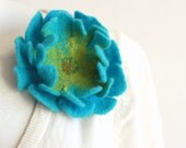 Felted flower brooch - felt flower pin - turquoise yellow flower hair clip