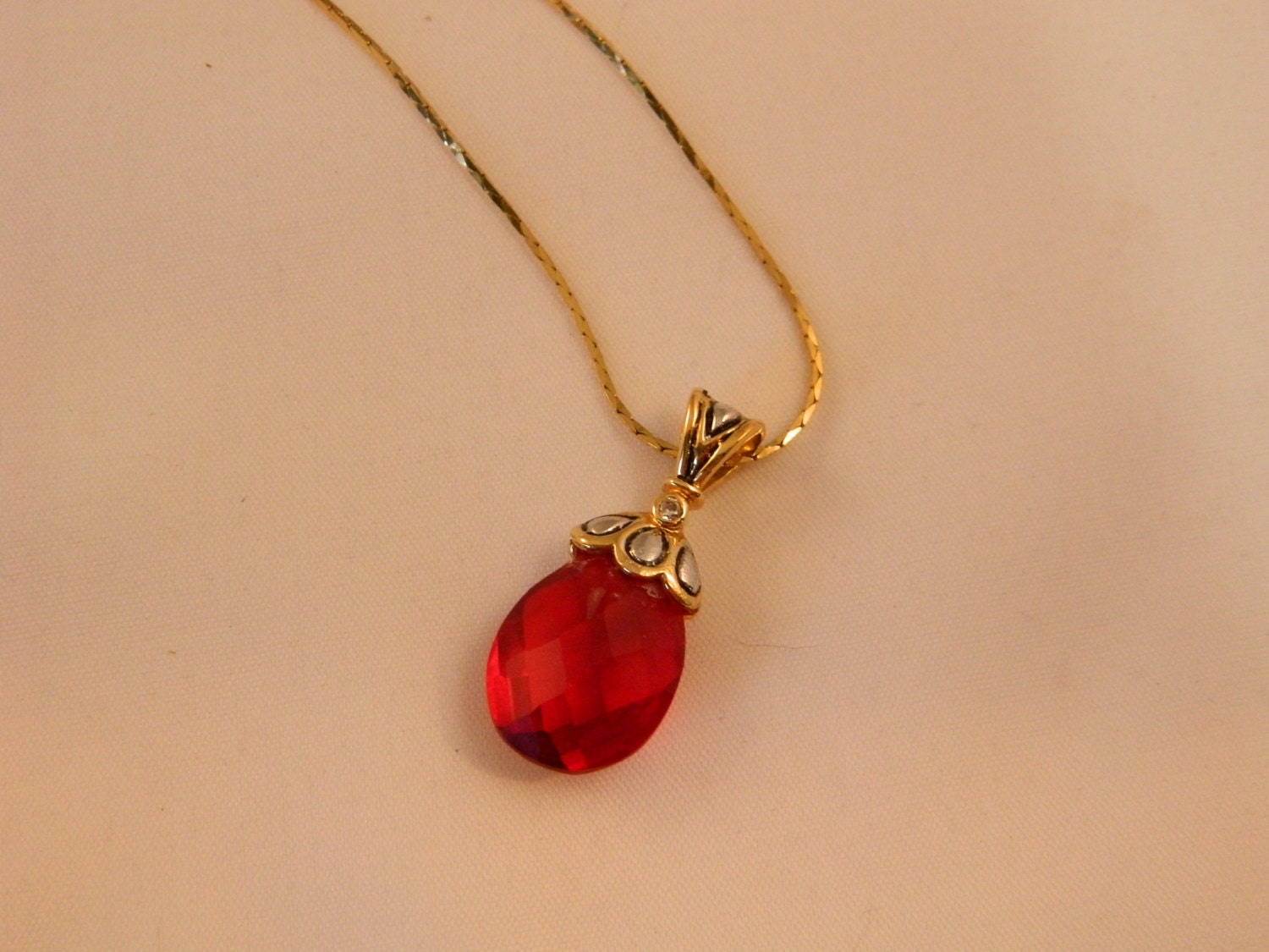 1960's Red Jewel Pendant Necklace