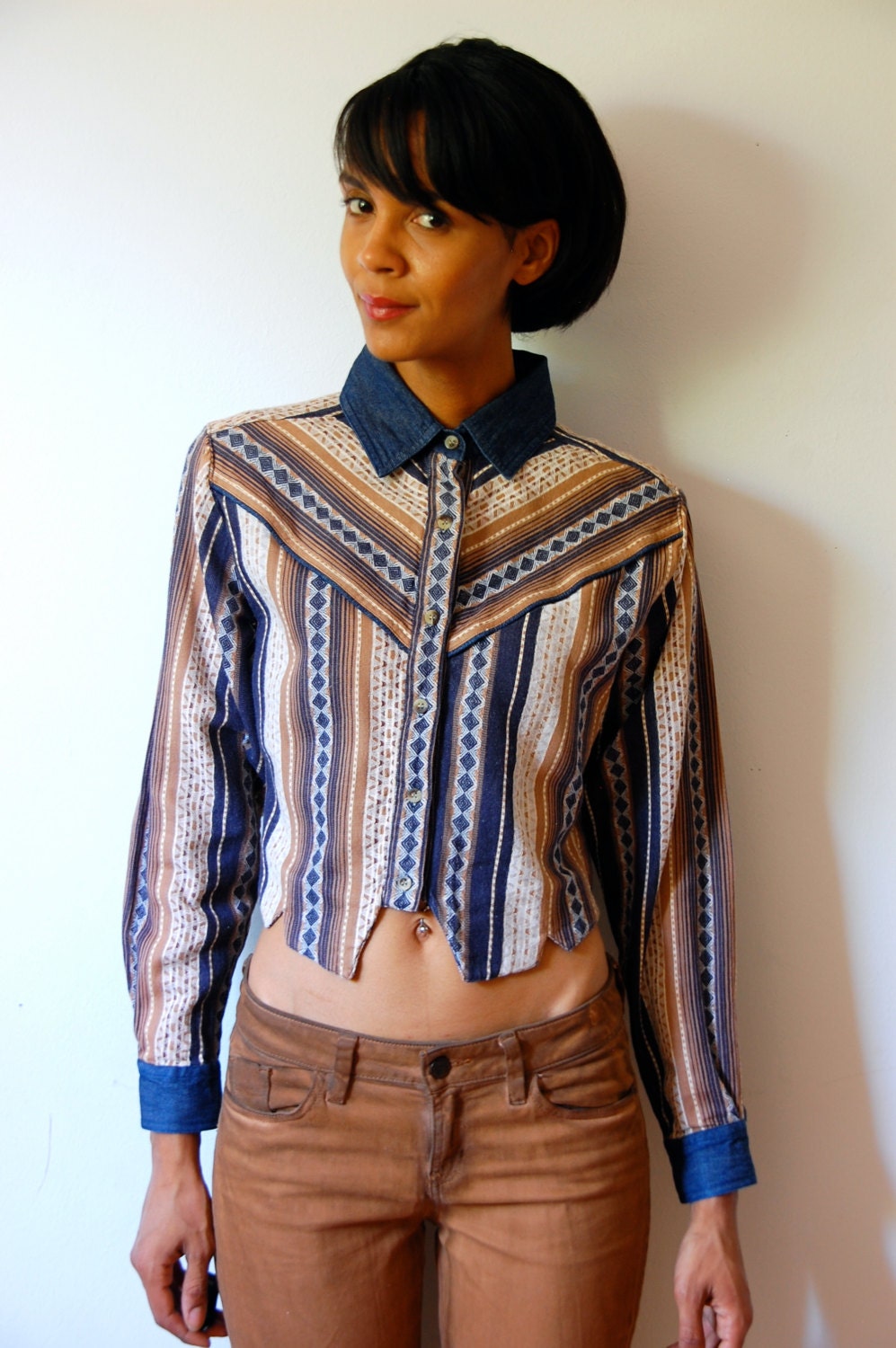 Vtg Cropped Tribal Printed Button Down Cotton LS Shirt