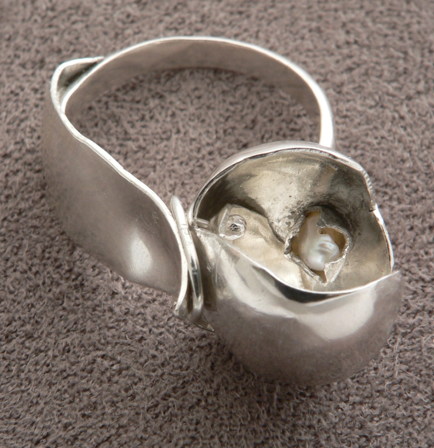 Pearl and Sterling Silver Seed Pod Ring