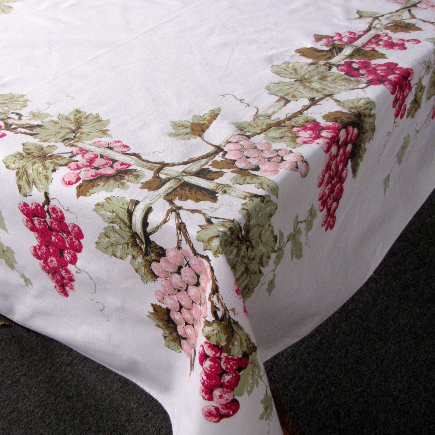 Vintage 1950s Linen Tablecloth Retro Grapes Pink Cerise White