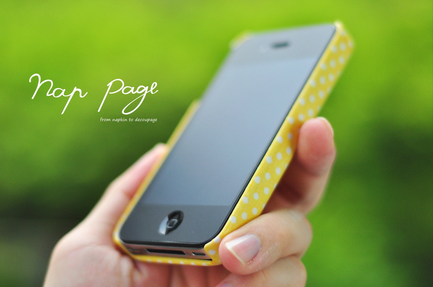 Apple iphone case for iphone iphone 5 iphone 4 iphone 4s iPhone 3Gs : White polka dots on yellow background