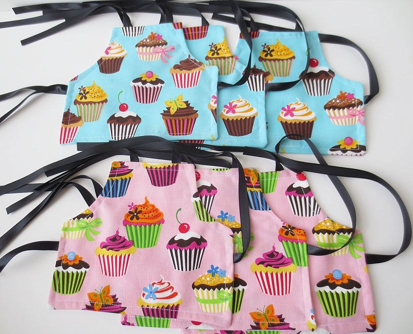 6 Doll Party Favors - Cupcake Aprons for Doll Themed Birthday Party