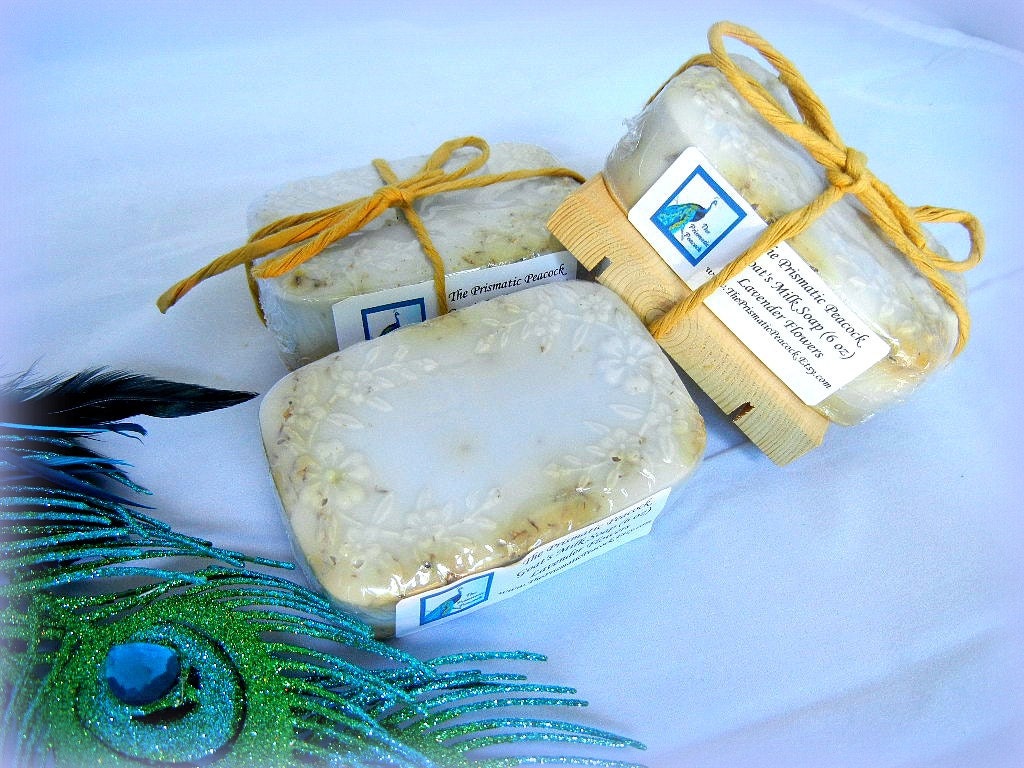 Goat's Milk Bar Soap Lavender Flowers with Cedarwood Deck