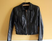 Women's Vintage black leather jacket / 1980s leather coat / Size 9/10
