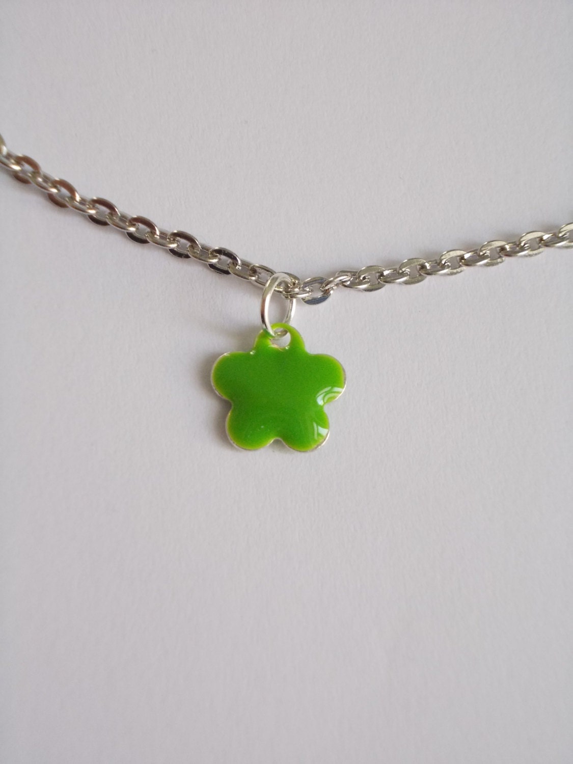 Flower green grass enamel bracelet. Metal silver chain.