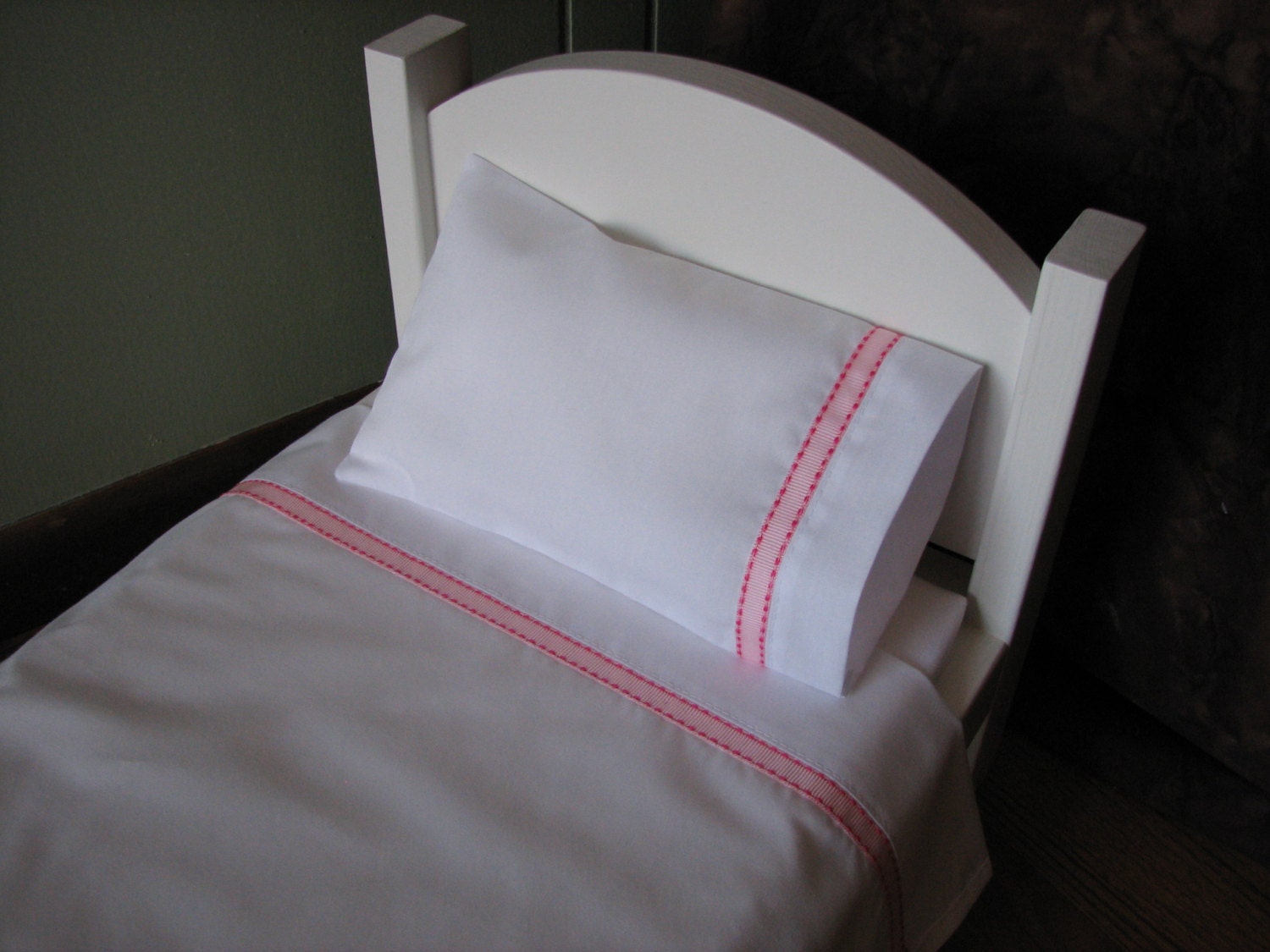 American Girl /18" Doll Bedding - 3 Piece Linen/Sheet Set - Sheet, Pillow, Pillowcase - Pink w/ Pink Dash