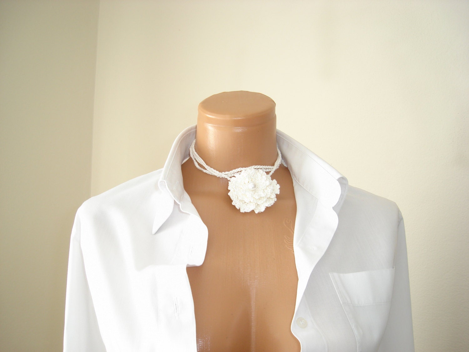 Two piece Crochet ring whit pearl, bracelet, necklace, unique design, white ring.