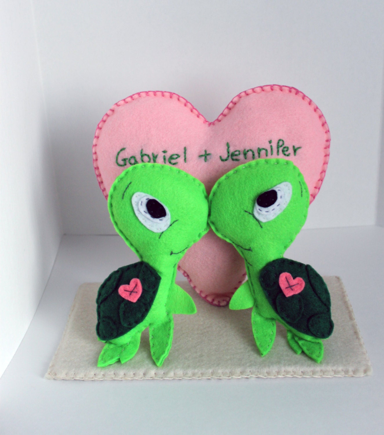 Valentine's Day - Kissing Sea Turtles Figurine - Felt Fridge Magnet - Cake Topper - Felt Heart with Stitched text