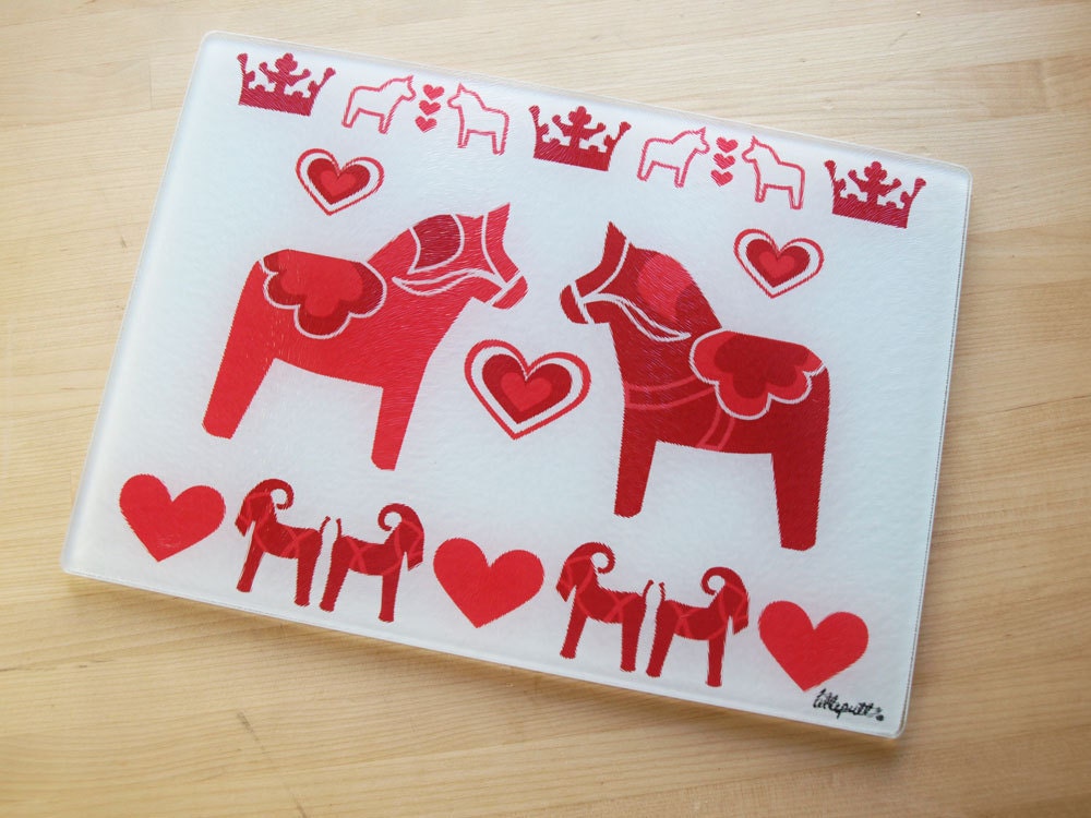 Swedish Dala Horse Glass Cheeseboard in Red and White 11x8