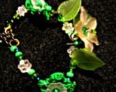 White Flowers & Green Leaves Beaded Bracelet (free shipping)