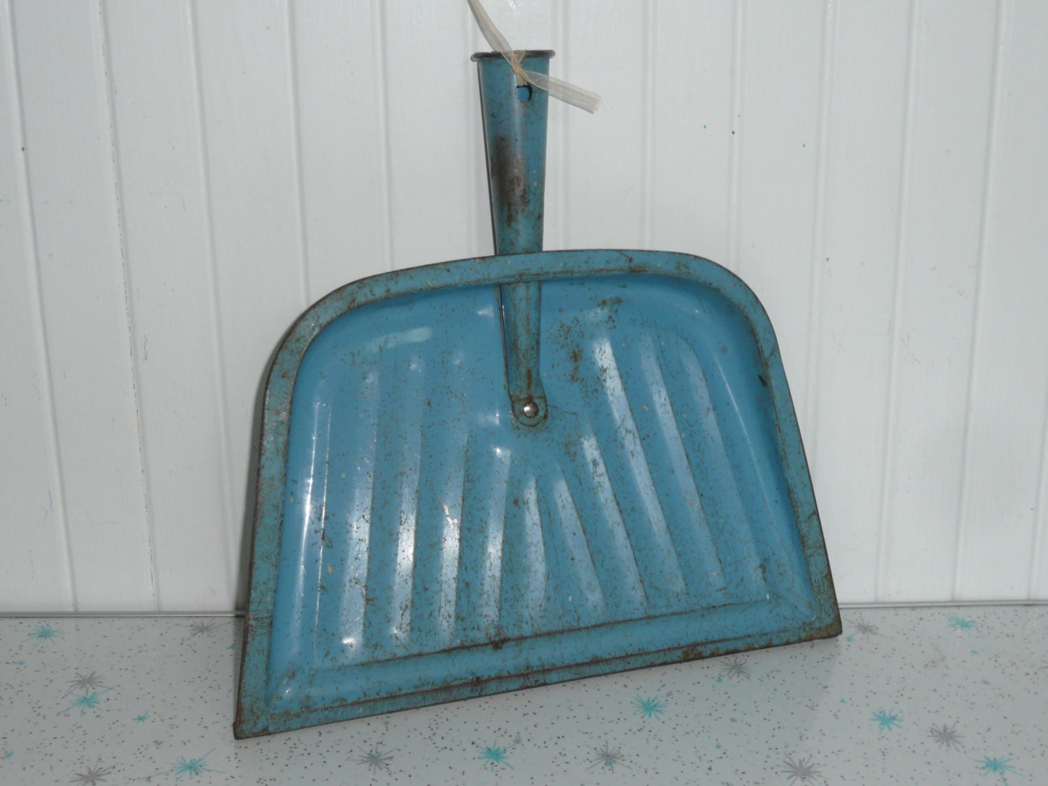 1960s Robin's Egg Blue Metal Dustpan with Handle, Original Paint
