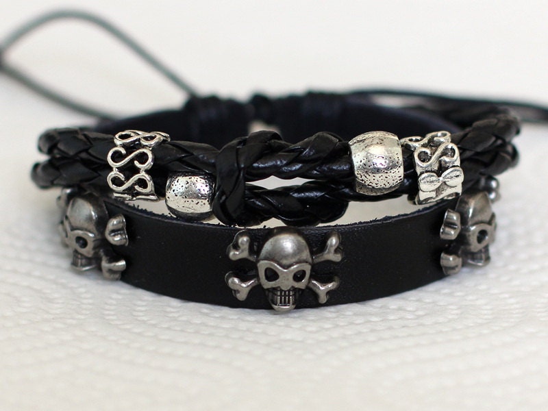 145 Handmade black leather bracelet Ring and metal skull The man bracelet Hip hop punk jewelry The gift to her boyfriend