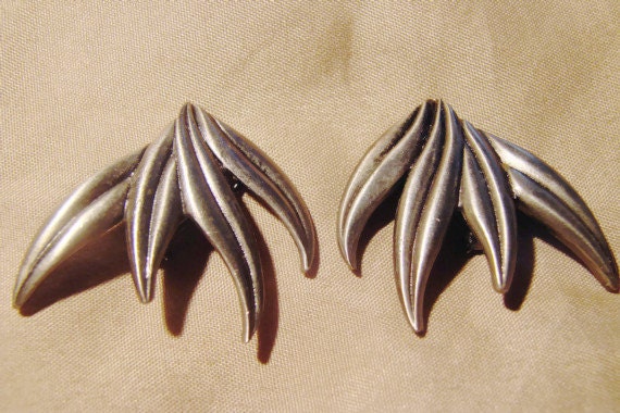 Art Nouveau Pewter Leaf Clips  30% OFF Price Adjusted Summer Sale