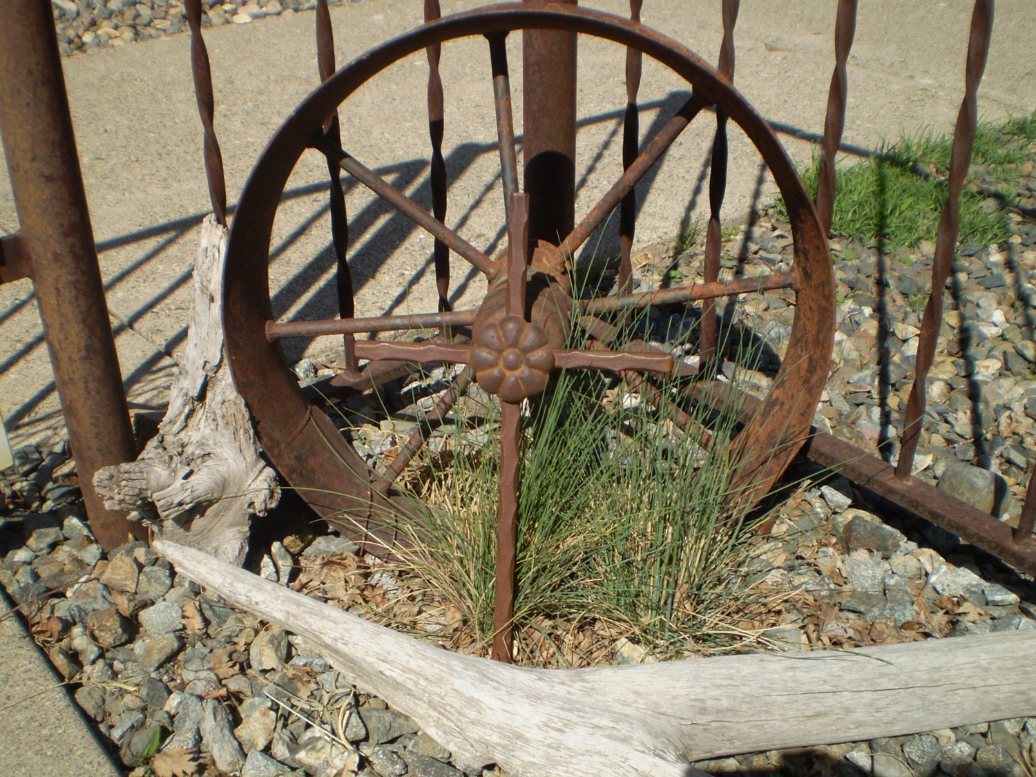 Rustic Metal Cross, Home Decor - Garden - Patio Indoor / Outdoor Decor - Flower Rosette Center, Rustic Patina Metal Decor Cross