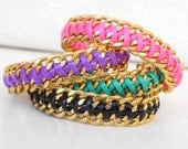 Trendy friendship bracelet with chunky gold chain, Plastic turquoise lace cord
