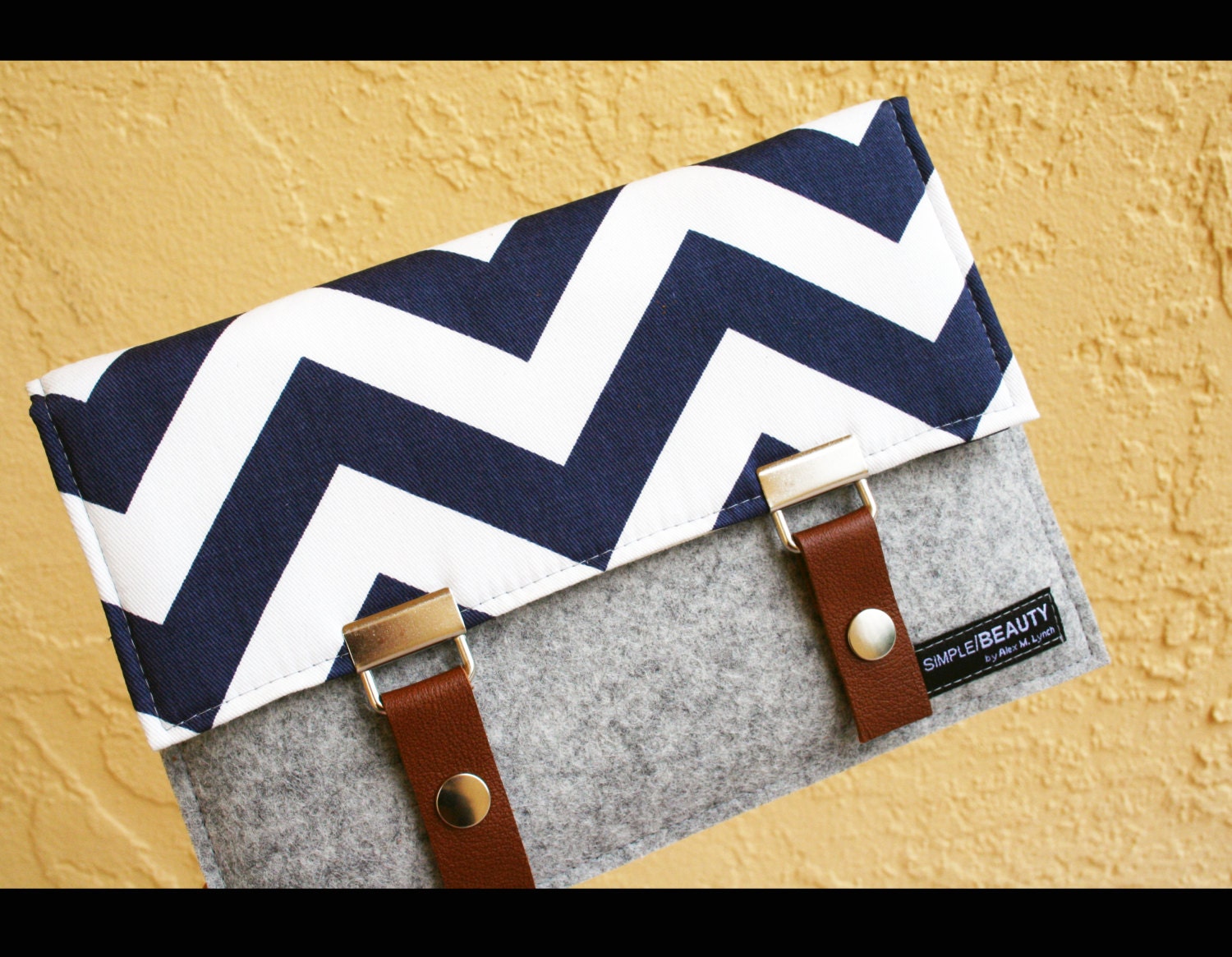 iPad Mini - padded case navy blue chevron cotton and merino wool felt