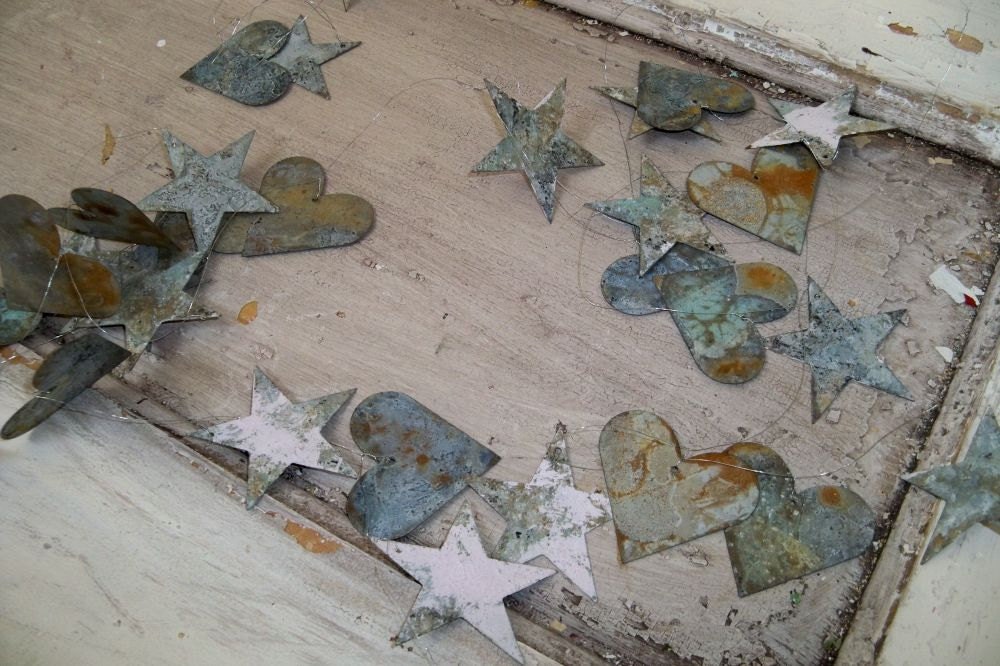 Metal rusty hearts and stars garland shabby chic vignette rustic wedding decoration home decor Anita Spero