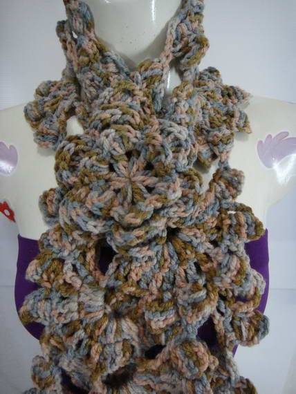Lovely Sea shells Scarf / Crochet Scarf /  Scarf with Brooch