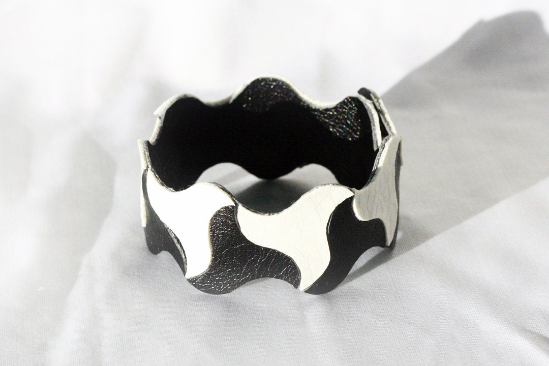 Geometric Black and White Leather Bracelet (Moroccan Zillij inspired)