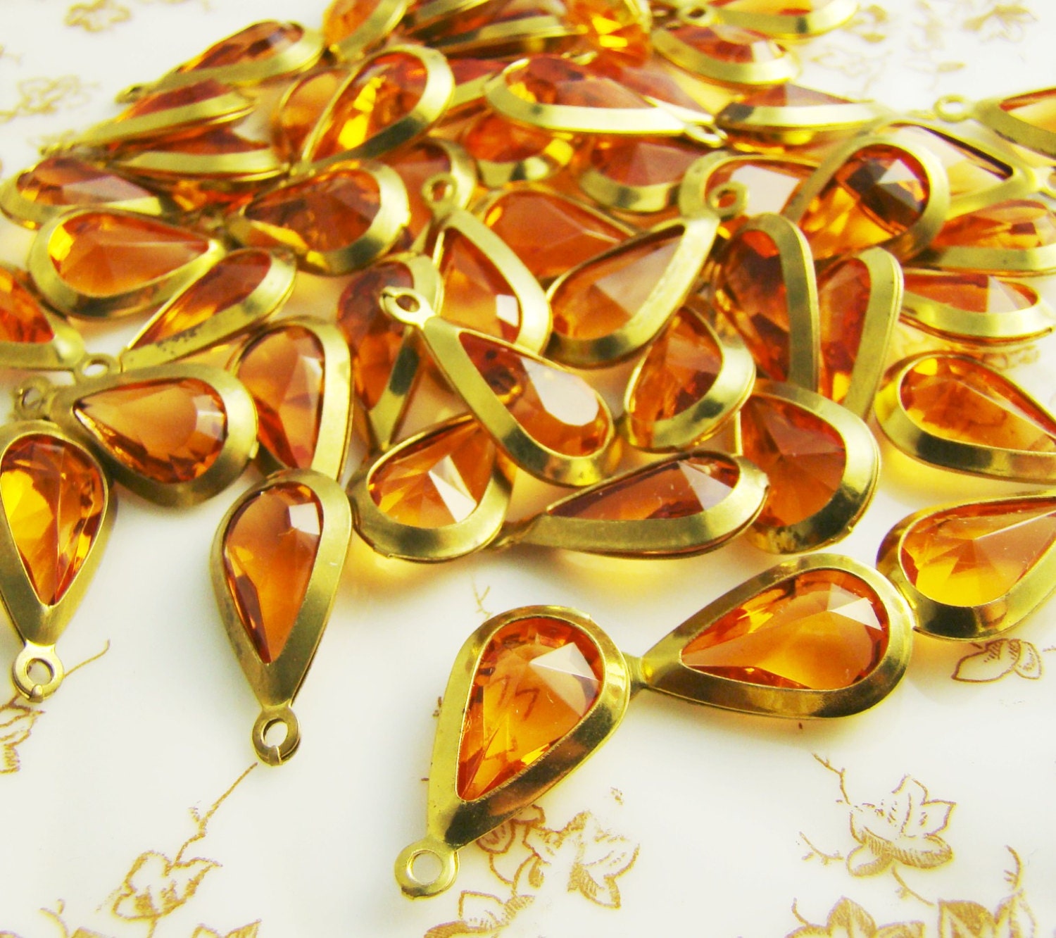 Vitnage Topaz Lucite Teardrop Jewels in Brass Channel Drop Settings 20x10mm (6)
