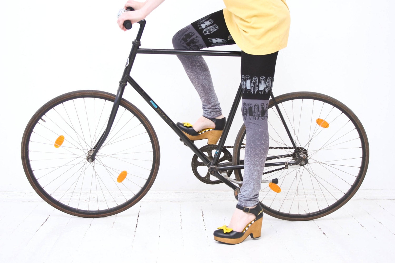 Asphalt story- black and  grayish color block leggings