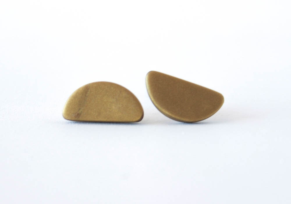 Scallop Polymer Clay Stud Earrings, Dainty Stud Earrings