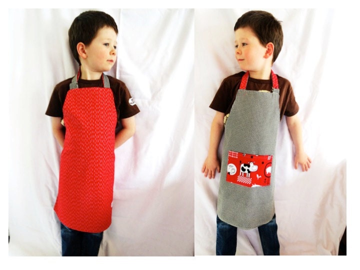 Unisex reversible kids aprons