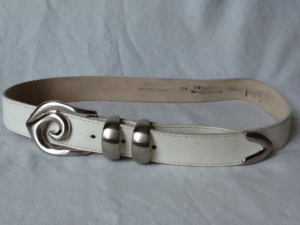 Awesome  Sm-Med white leather belt with chic silver buckle