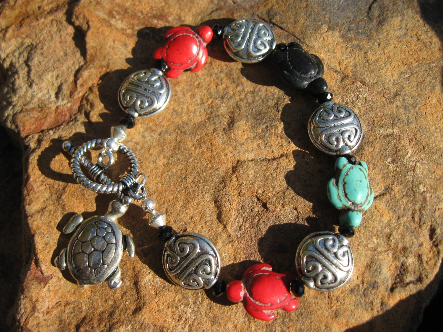 Turtle Beach - Summer bracelet, coral, turquoise, silver turtle charm